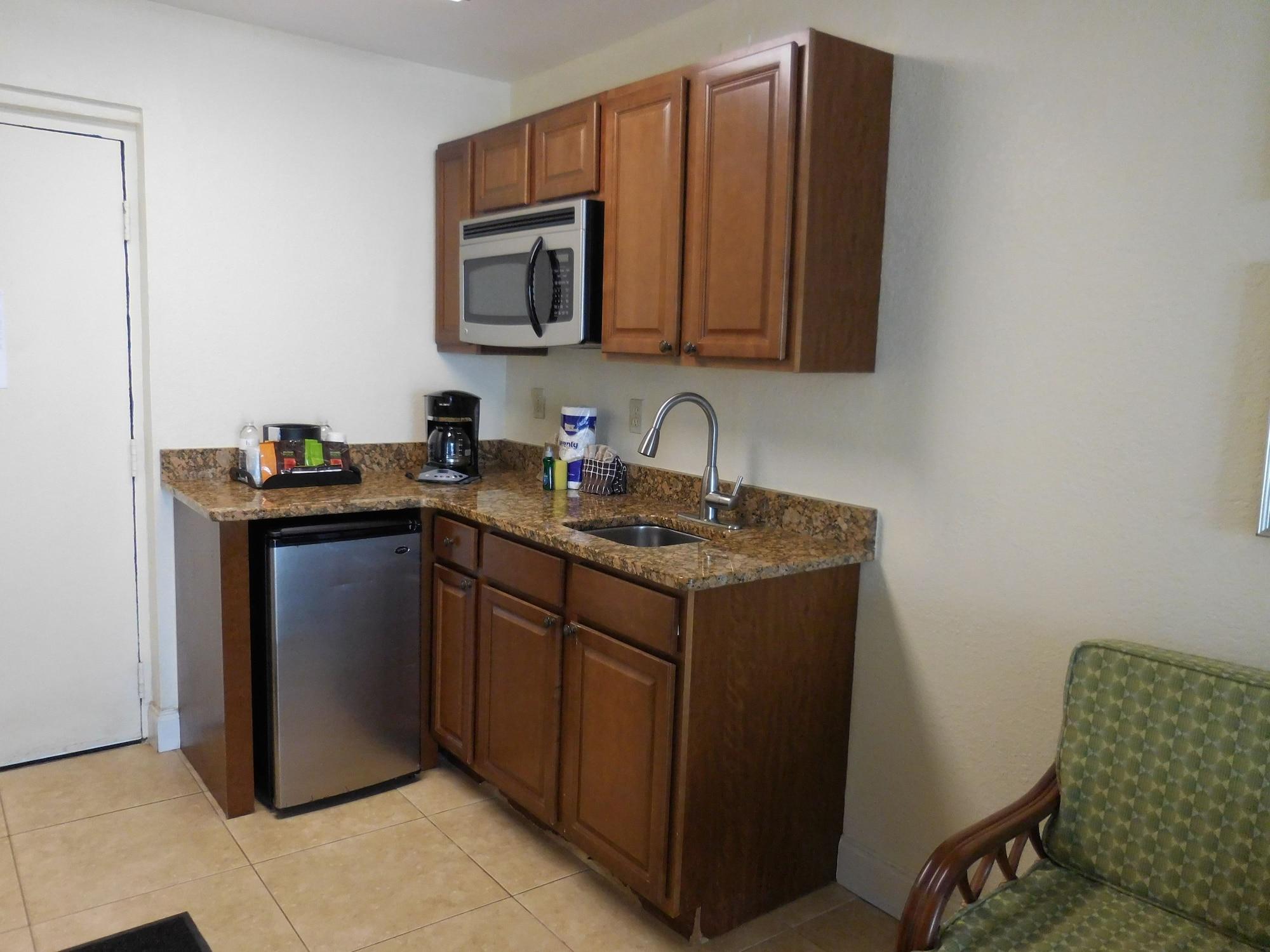 Wyndham Garden Fort Myers Beach Hotel Екстериор снимка