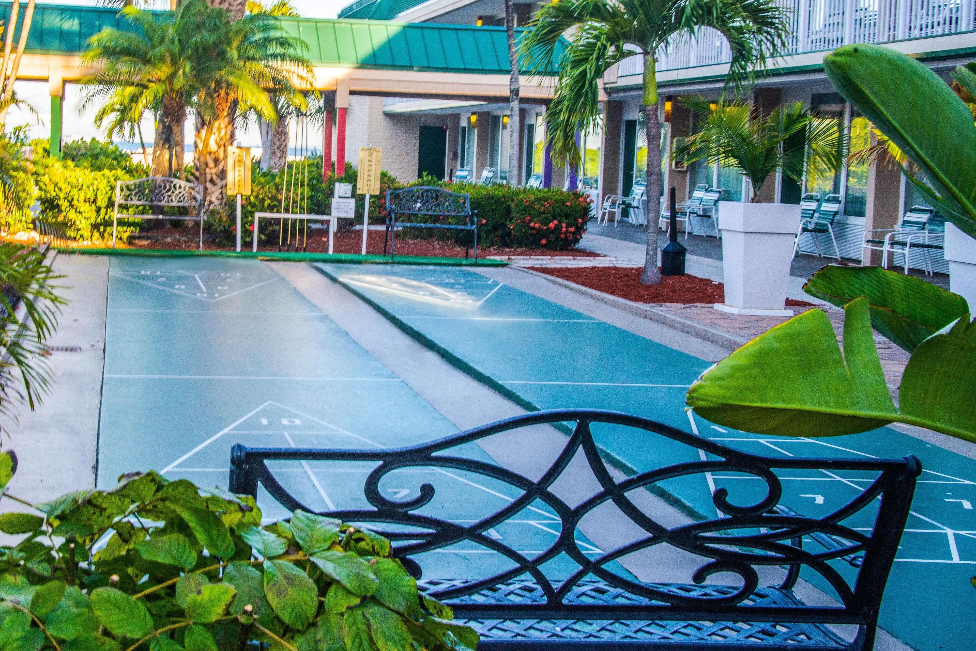 Wyndham Garden Fort Myers Beach Hotel Екстериор снимка