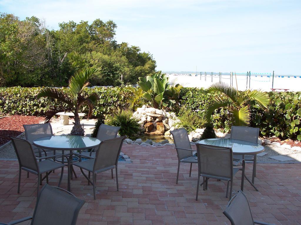 Wyndham Garden Fort Myers Beach Hotel Екстериор снимка